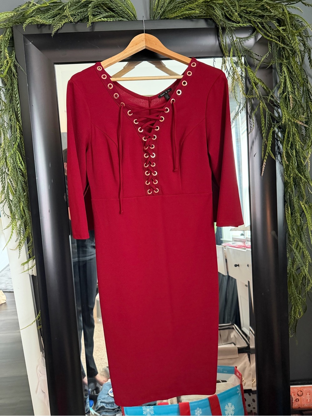 Sami & Jo Burgundy Lace-Up Grommet Sheath Midi Dress Size M - Picture 4 of 14